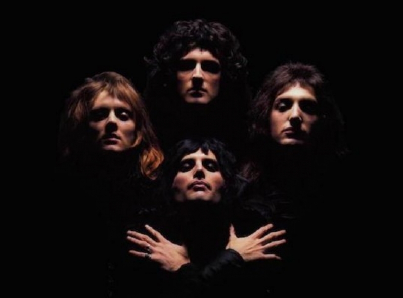 191227005132-queen.jpg
